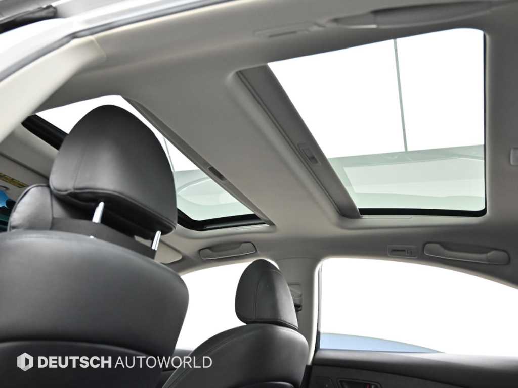 Lexus ES — photo 18