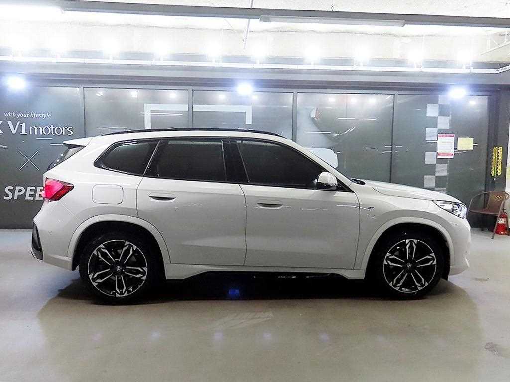 BMW X1 — photo 03