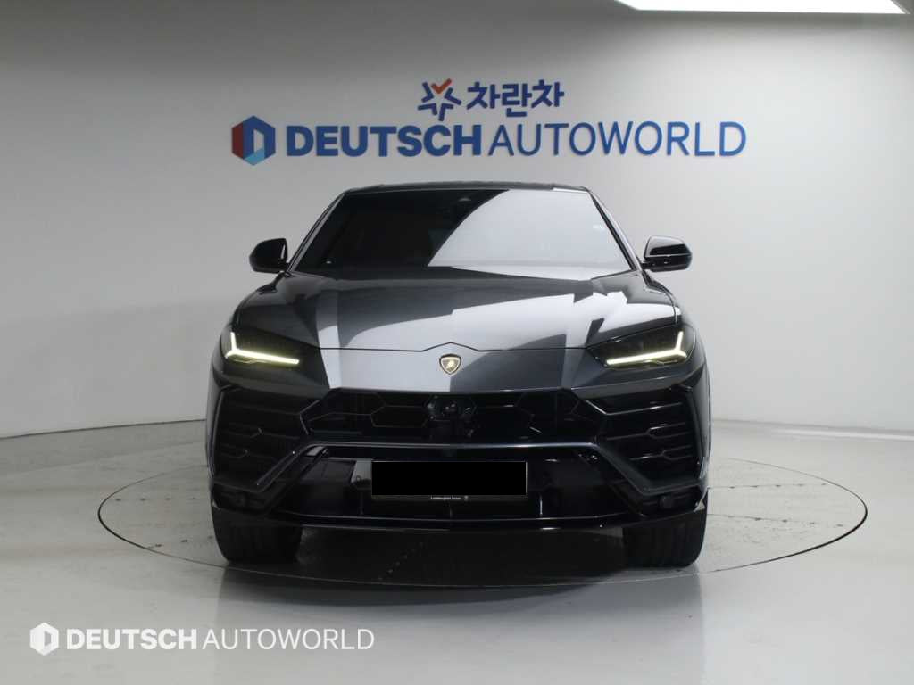 Lamborghini Urus — photo 03