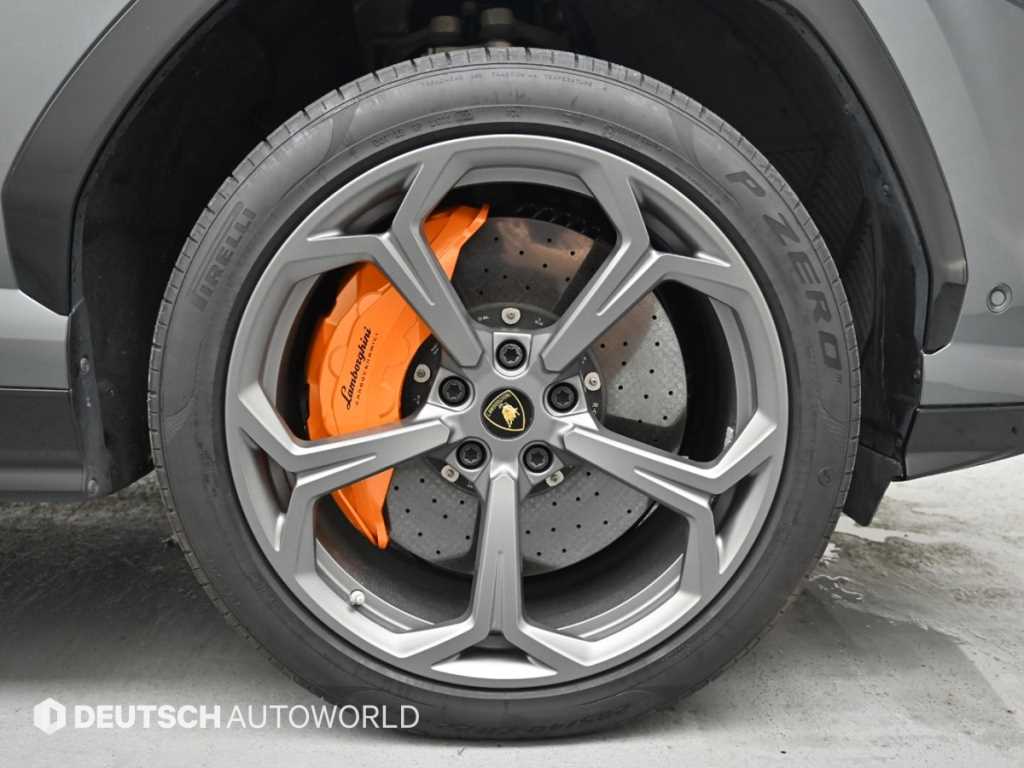 Lamborghini Urus — photo 05