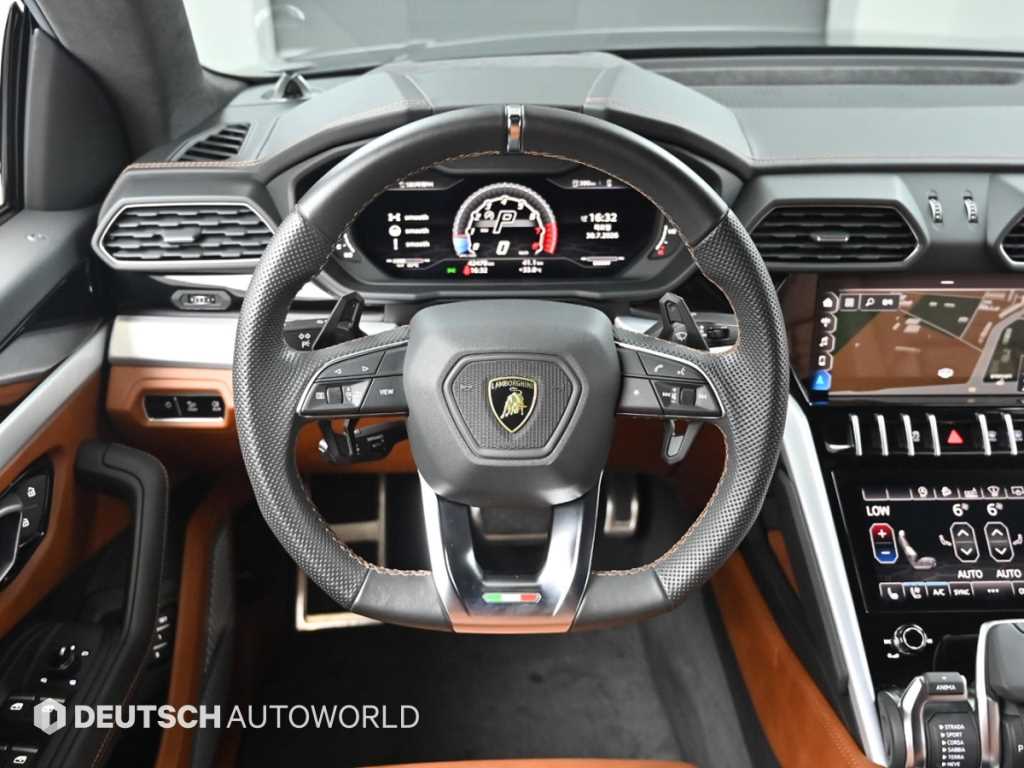 Lamborghini Urus — photo 13