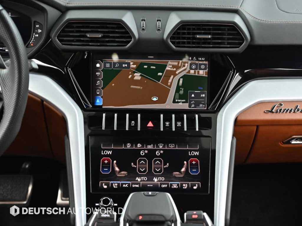 Lamborghini Urus — photo 14