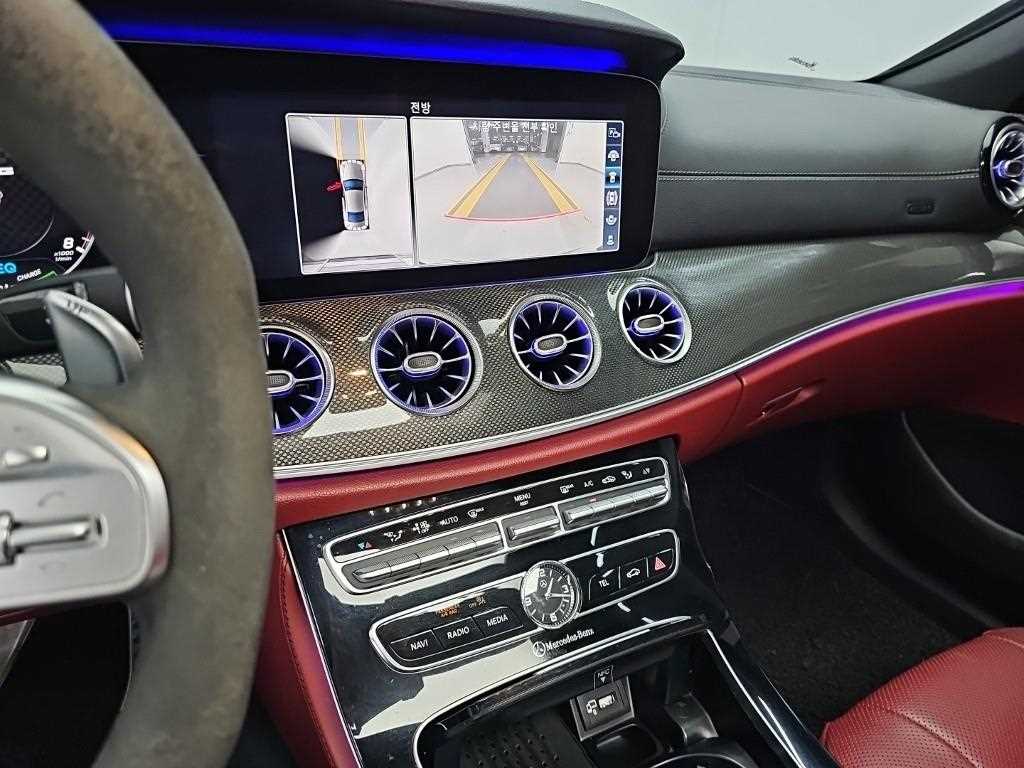 Mercedes-Benz CLS-Class — photo 10