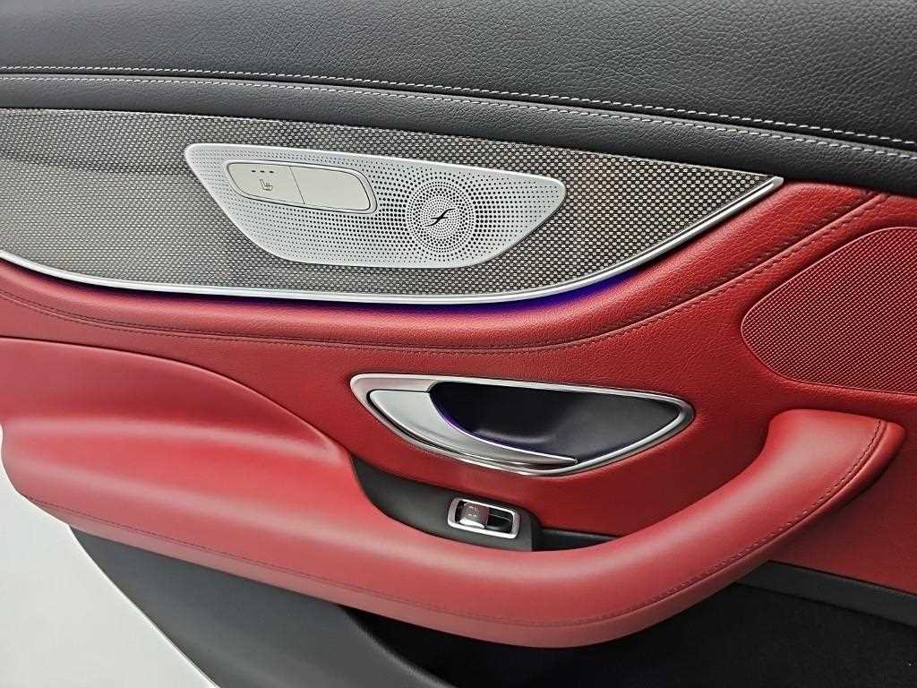 Mercedes-Benz CLS-Class — photo 13