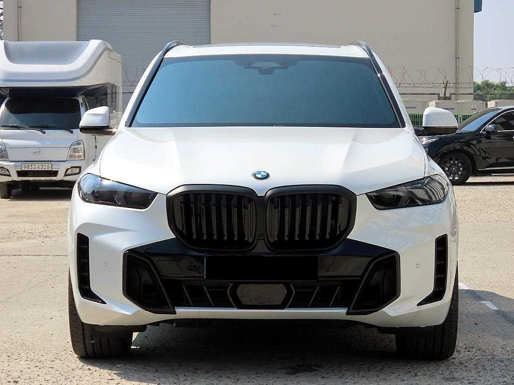 BMW X5 — photo 01