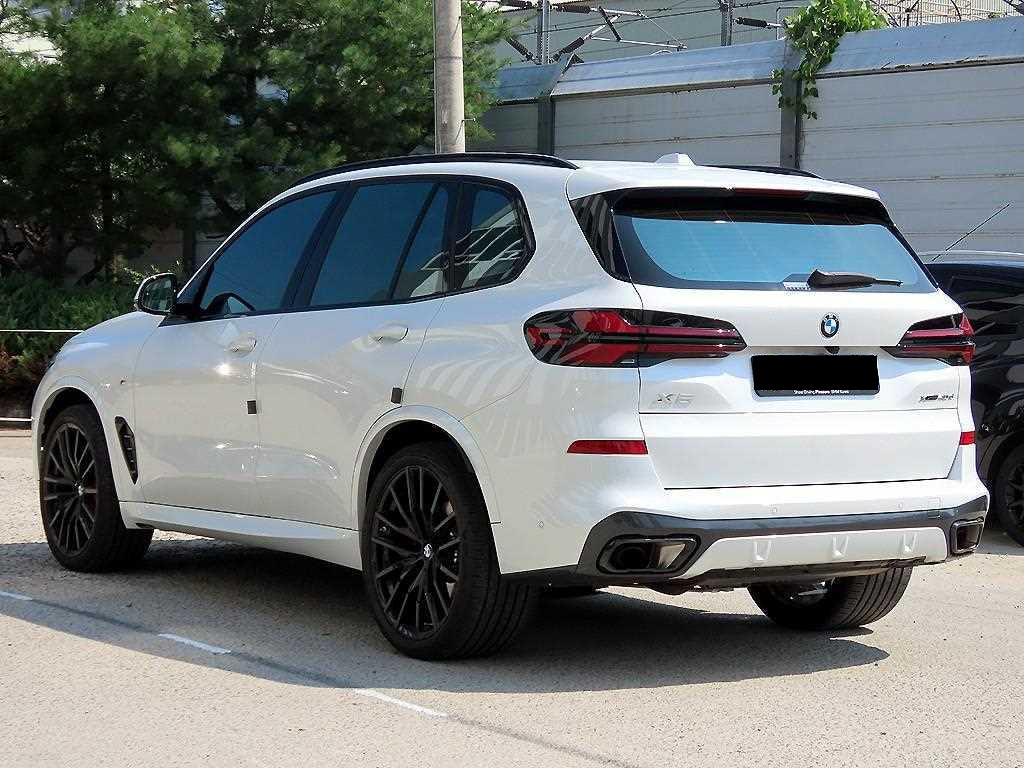 BMW X5 — photo 03