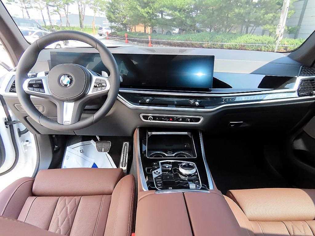 BMW X5 — photo 07