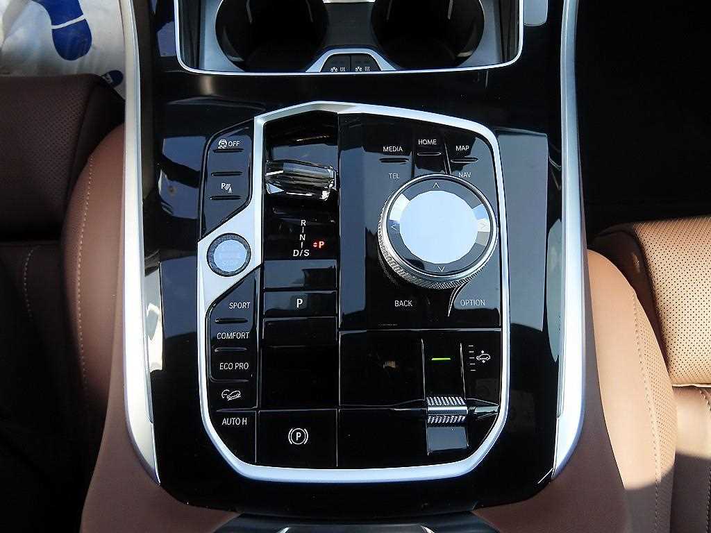 BMW X5 — photo 10