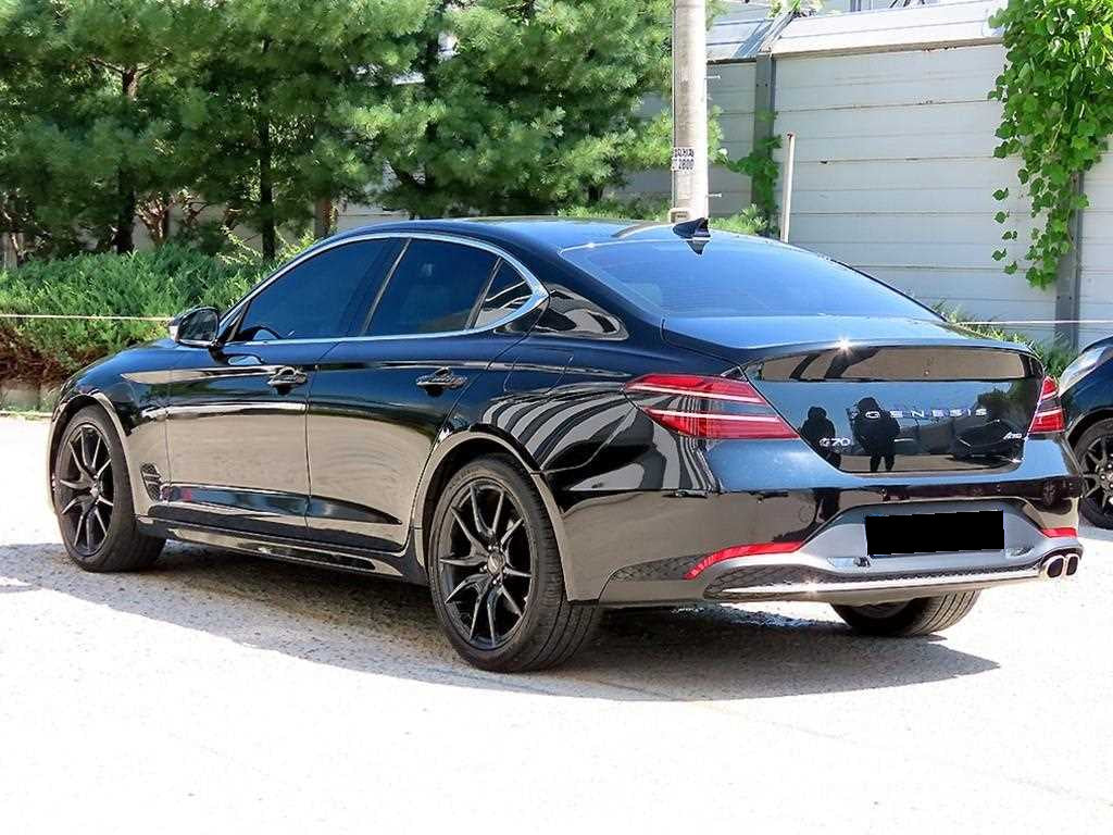 Genesis G70 — photo 03