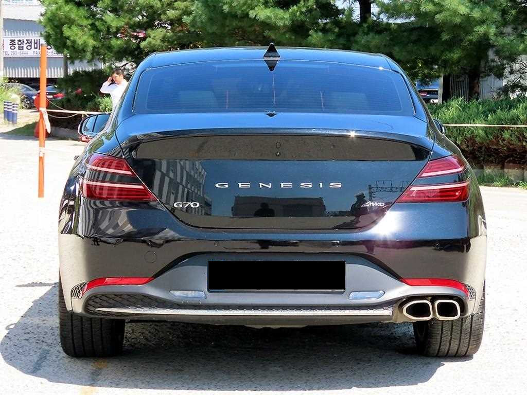 Genesis G70 — photo 04
