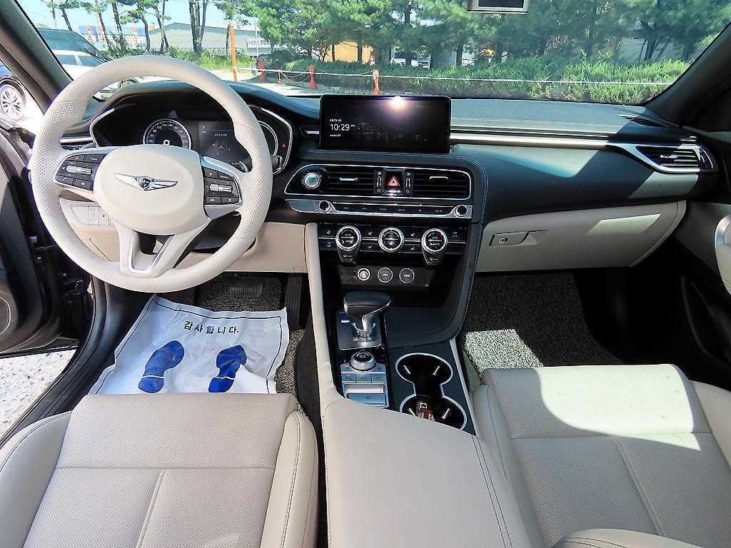 Genesis G70 — photo 07