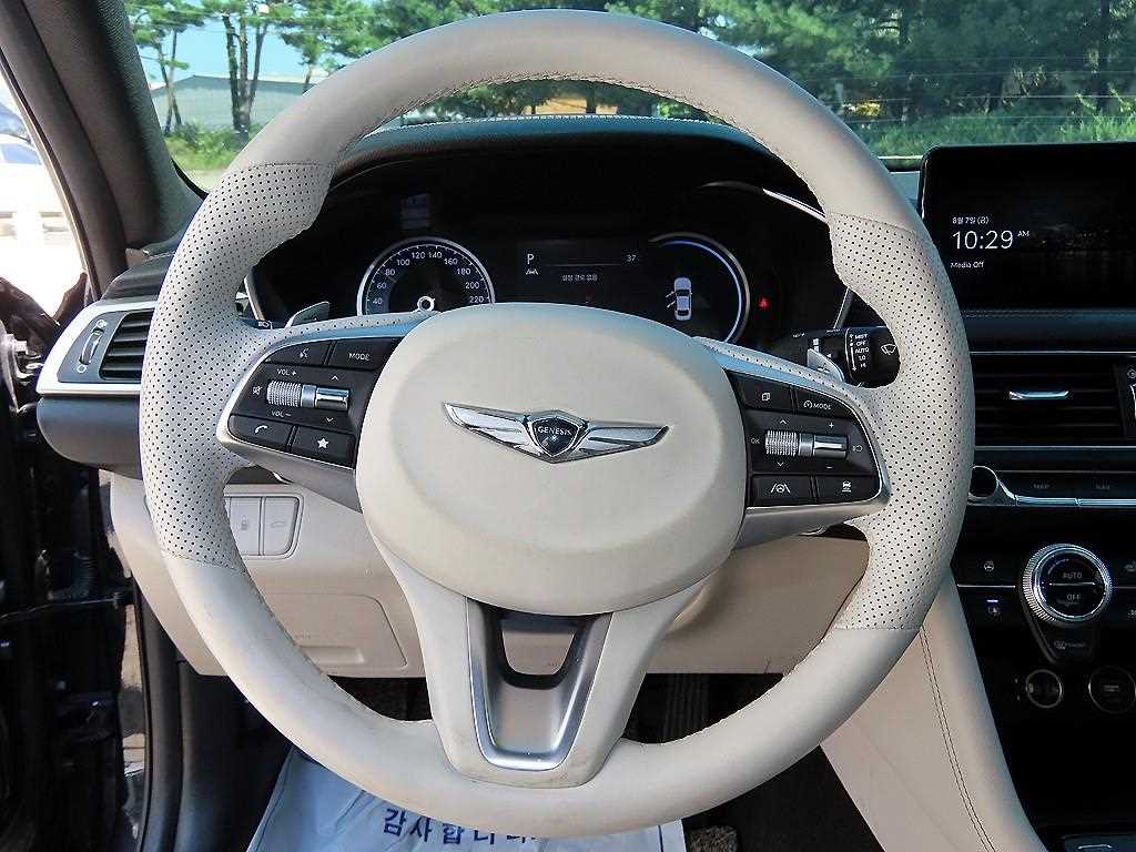 Genesis G70 — photo 08
