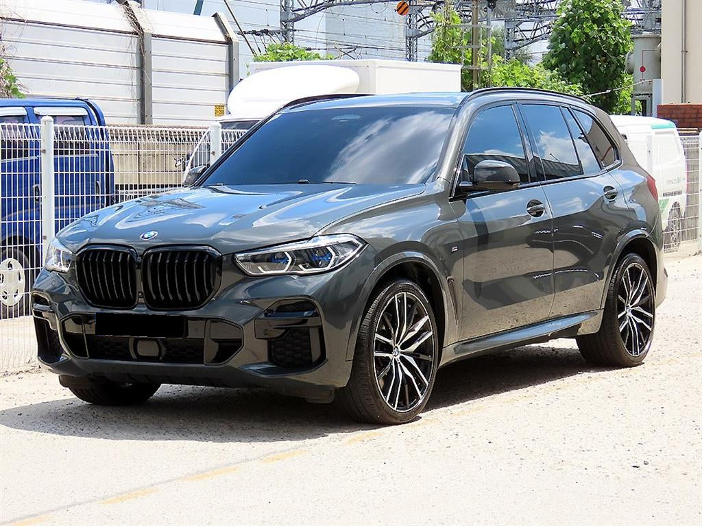 BMW X5 — photo 02
