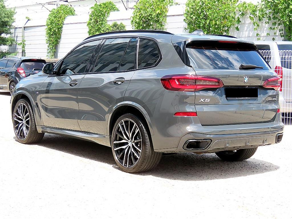 BMW X5 — photo 03