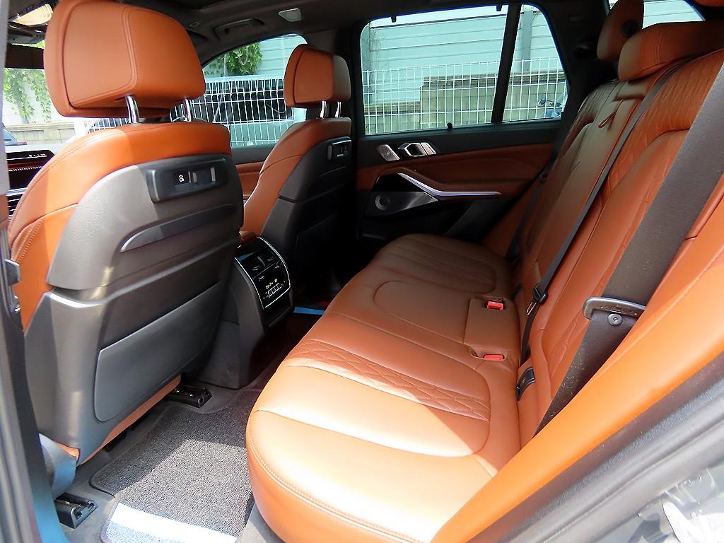 BMW X5 — photo 06