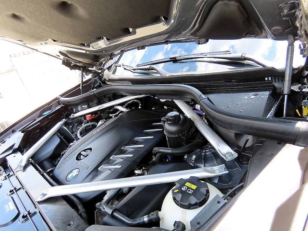BMW X5 — photo 19