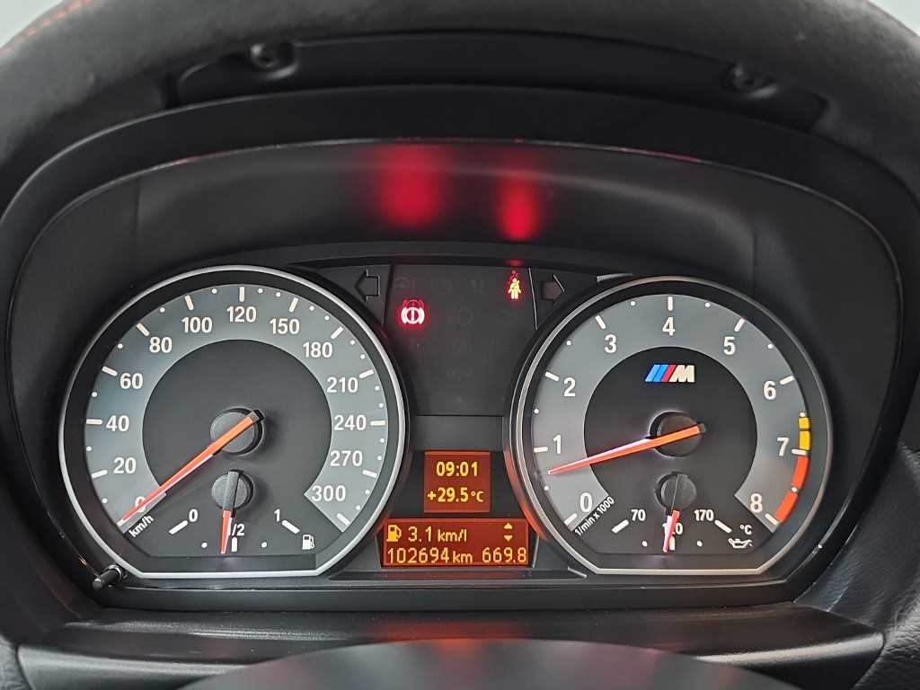 BMW 1M — photo 06