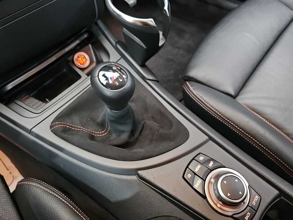 BMW 1M — photo 08