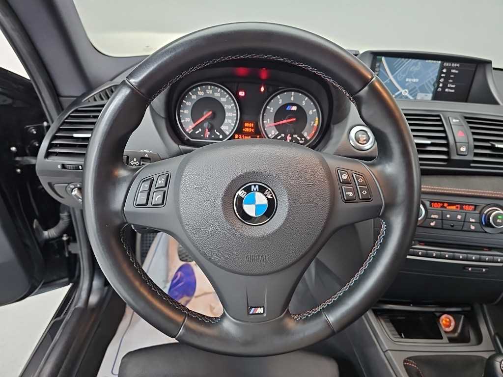 BMW 1M — photo 09