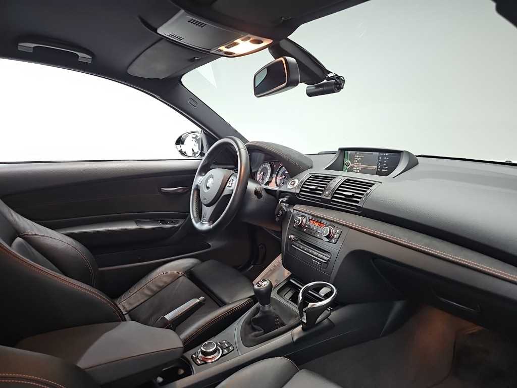 BMW 1M — photo 18