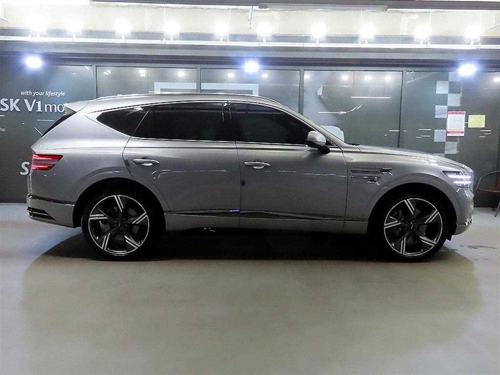 Genesis GV80 — photo 03