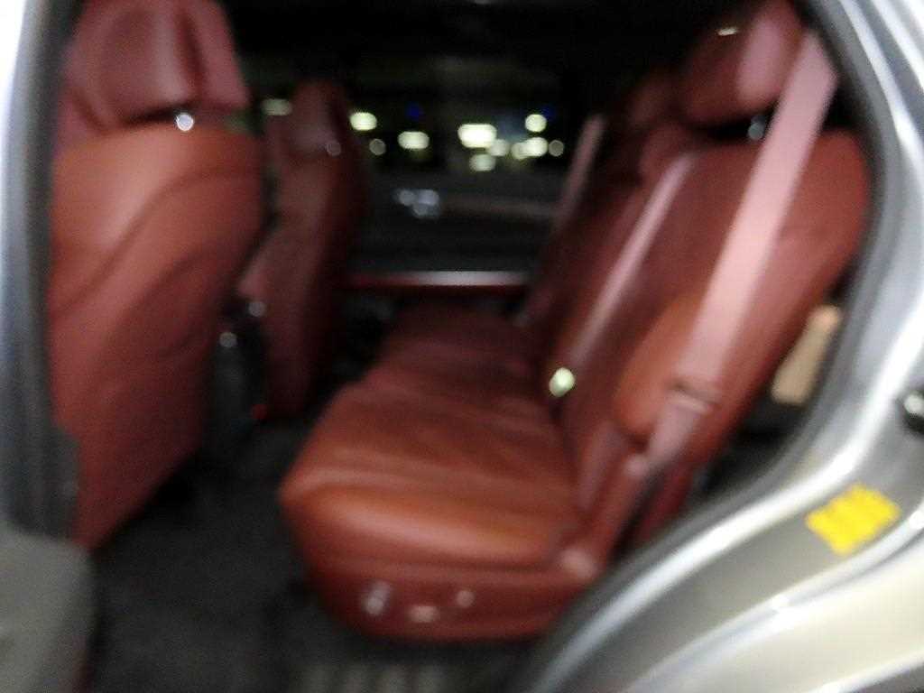 Genesis GV80 — photo 07