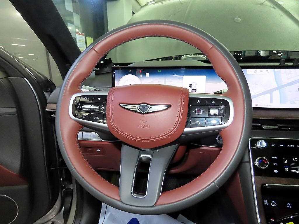 Genesis GV80 — photo 08