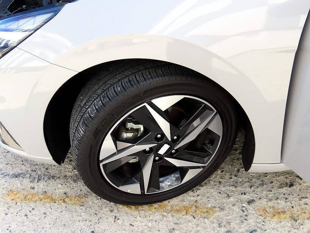 Hyundai AVANTE — photo 20