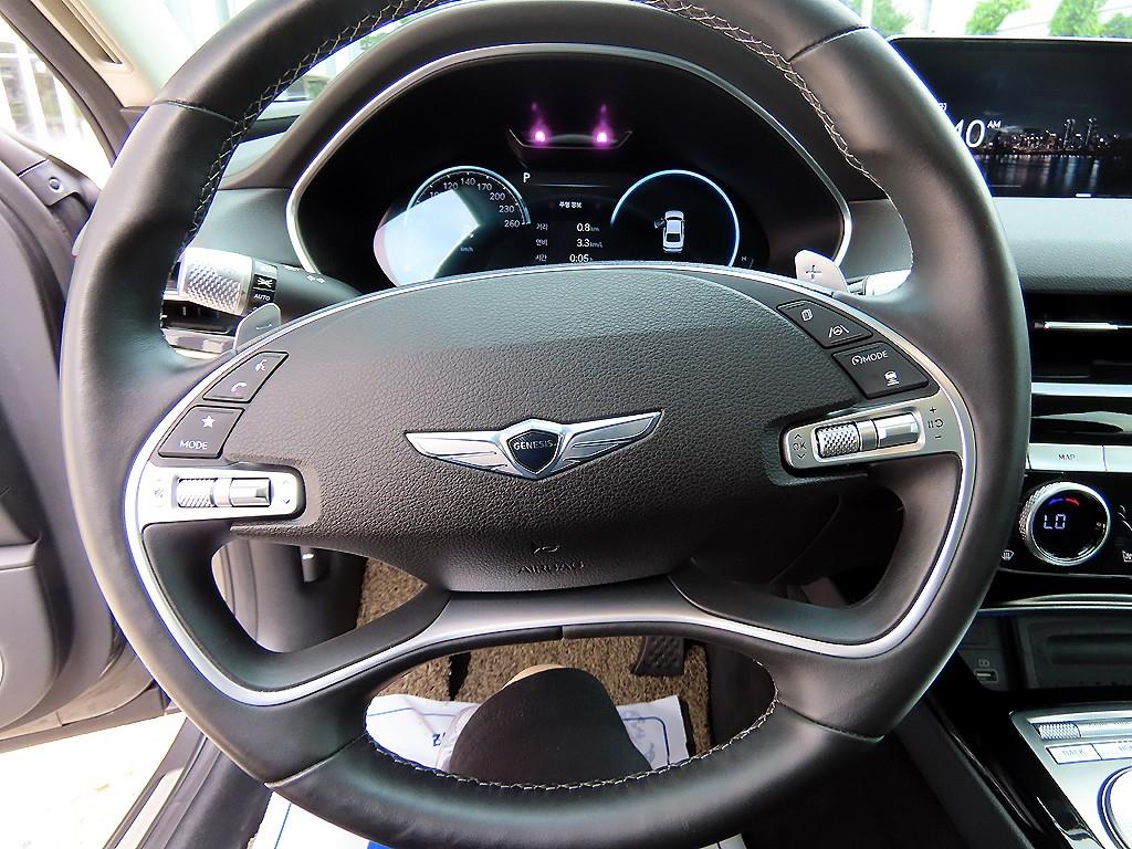 Genesis G80 — photo 08
