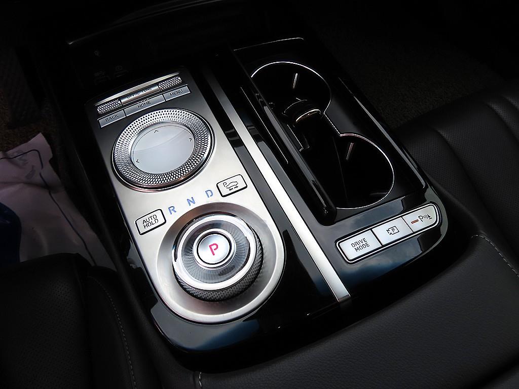 Genesis G80 — photo 11