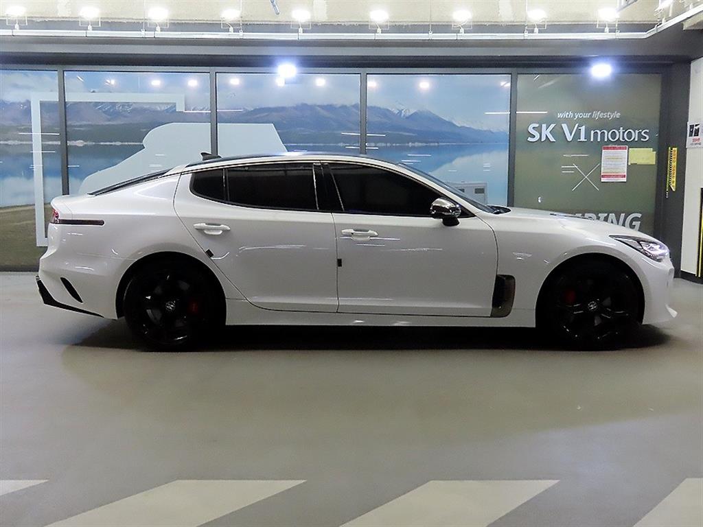 Kia Stinger — photo 03