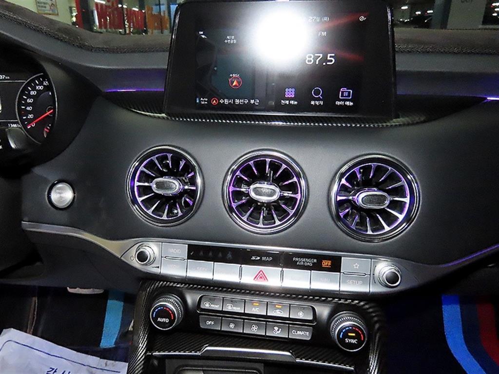 Kia Stinger — photo 11
