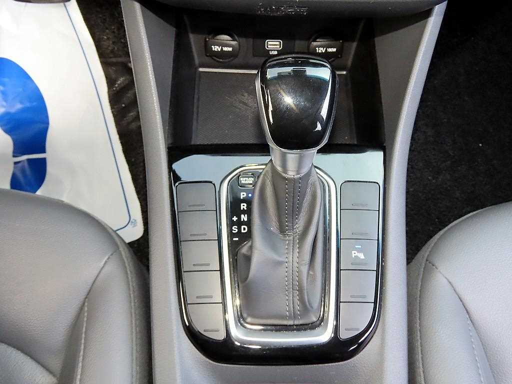 Hyundai Ioniq — photo 10