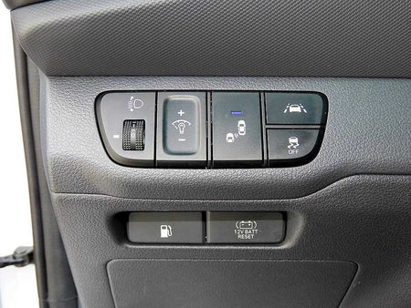Hyundai Ioniq — photo 12
