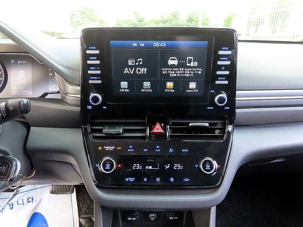Hyundai Ioniq — photo 13