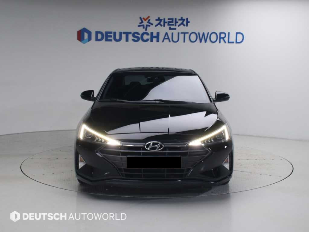 Hyundai Avante — photo 03