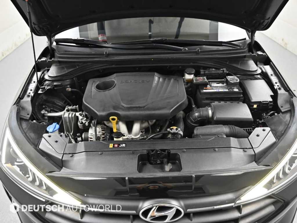 Hyundai Avante — photo 06