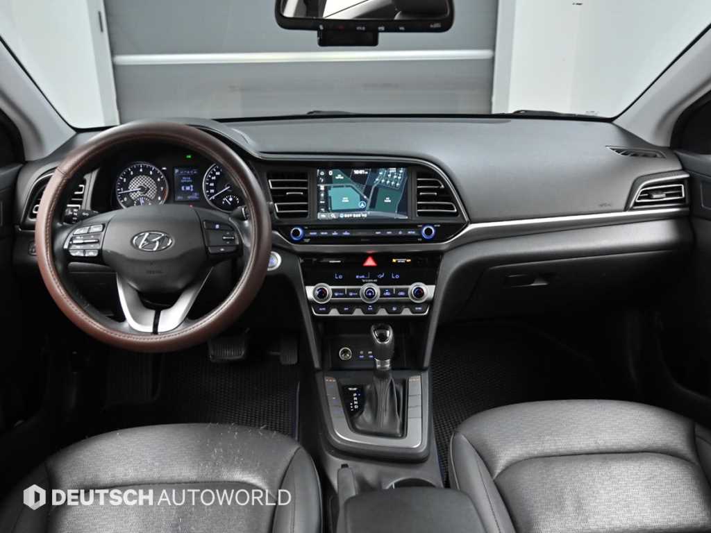 Hyundai Avante — photo 07