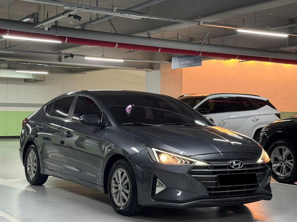 Hyundai Avante — photo 02