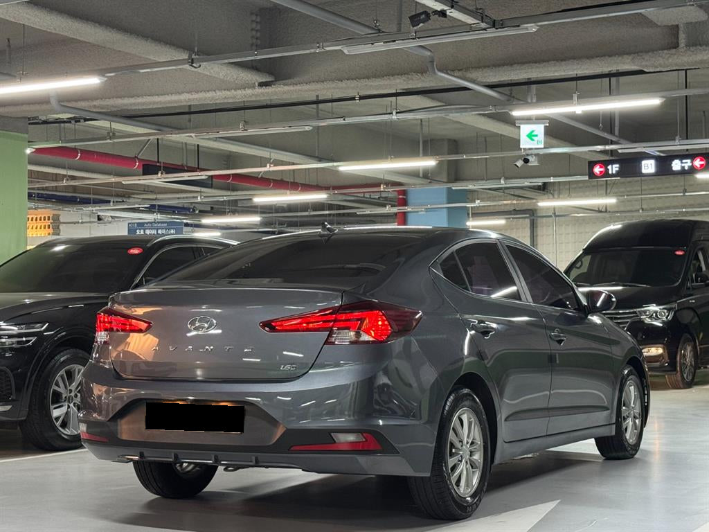 Hyundai Avante — photo 03