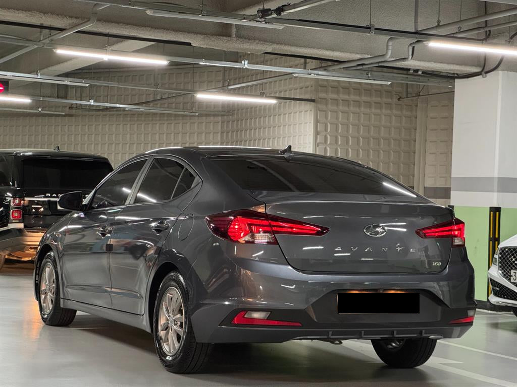 Hyundai Avante — photo 04
