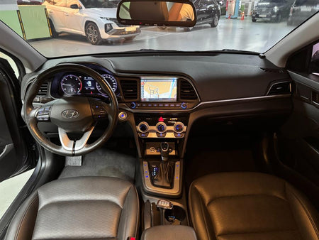 Hyundai Avante — photo 08