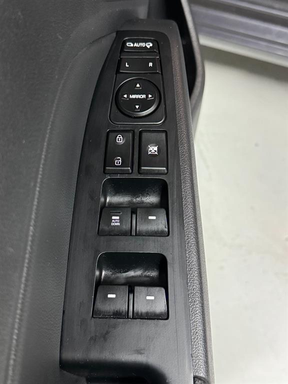 Hyundai Avante — photo 15