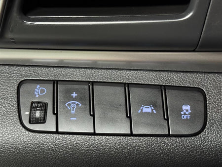 Hyundai Avante — photo 16