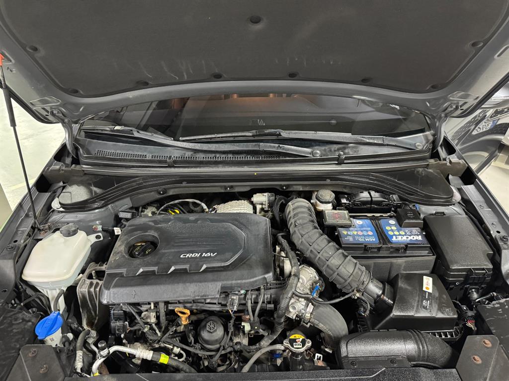 Hyundai Avante — photo 18