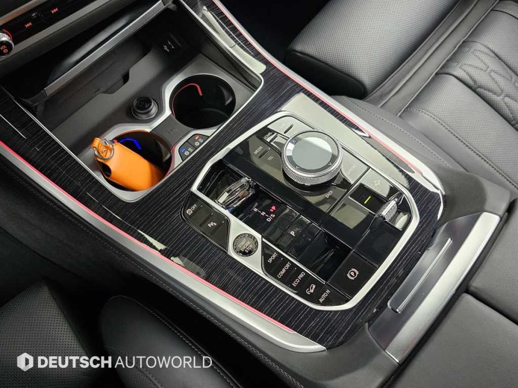 BMW X5 — photo 09