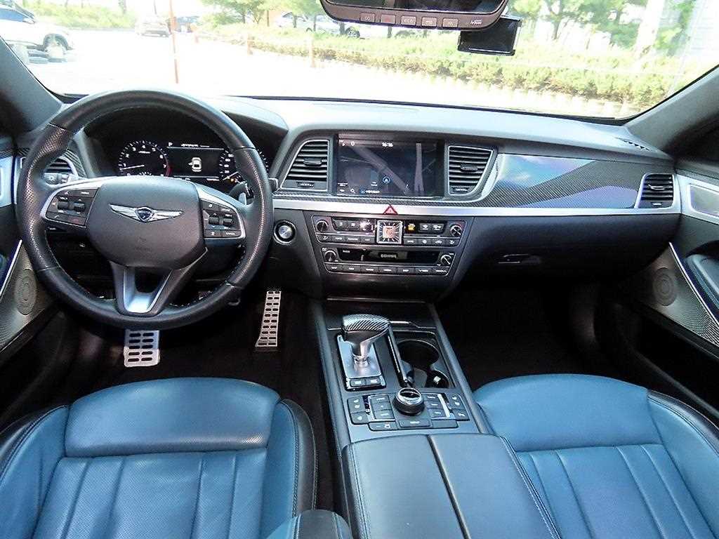 Genesis G80 — photo 07