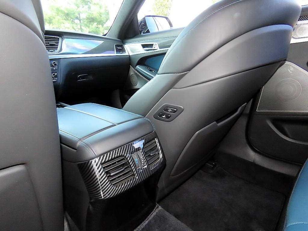 Genesis G80 — photo 16