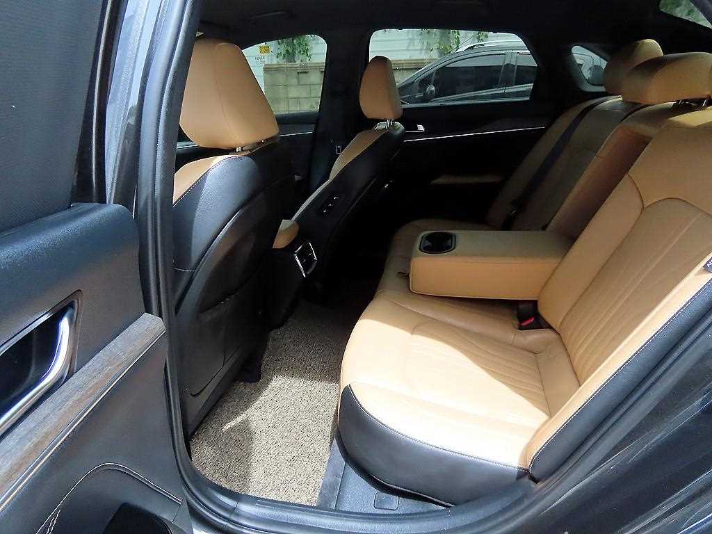Kia K5 — photo 07