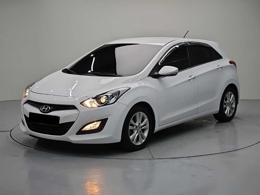 Hyundai i30 — photo 01